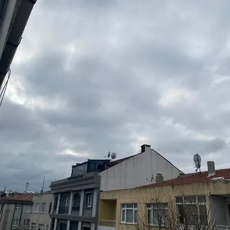 Bakirkoey Boelgesinde Guezel Bir Daire Apartment *
